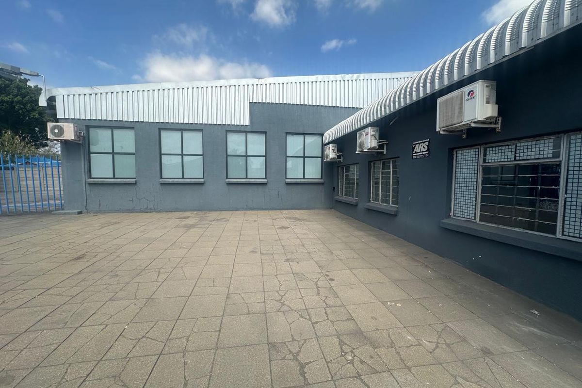 Prime Industrial Workshop/Warehouse with Private Yard for Rent in Zinniaville - Photo 2