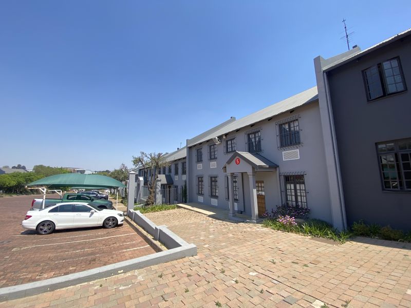 Centrally Located Warehouse in Midrand’s Prime Business Hub - Photo 8