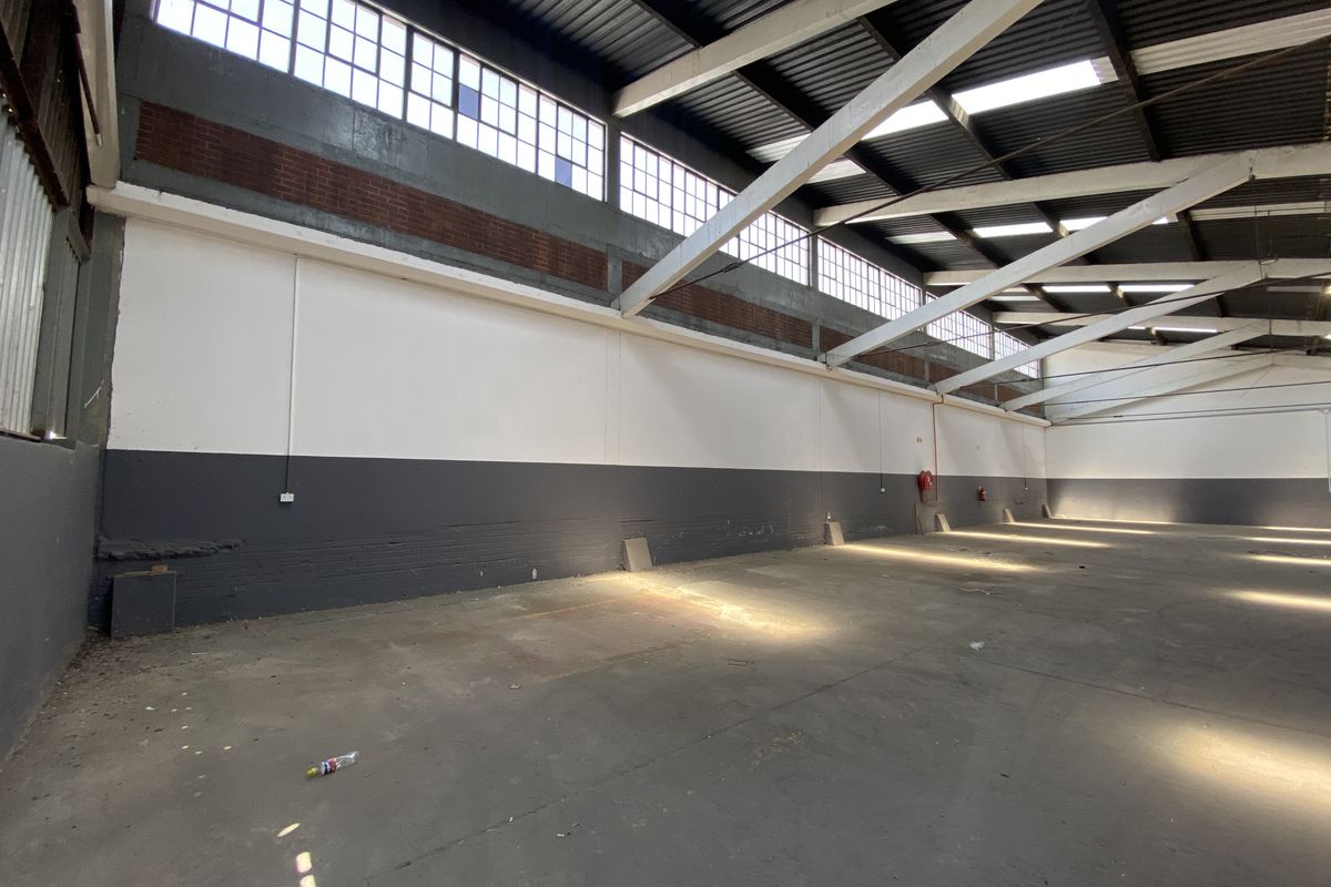 No Offices warehouse in Edenvale. - Photo 2
