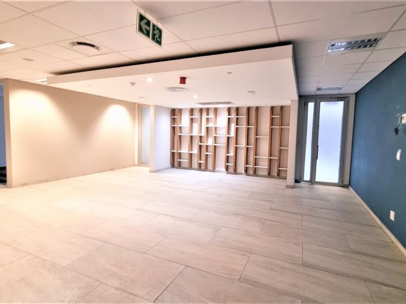 Office space of 5108m2 in a Free-Standing building in Bryanston - Photo 3