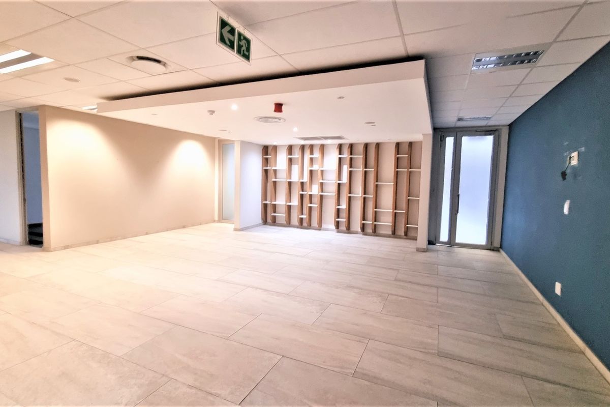 Office space of 5108m2 in a Free-Standing building in Bryanston - Photo 3