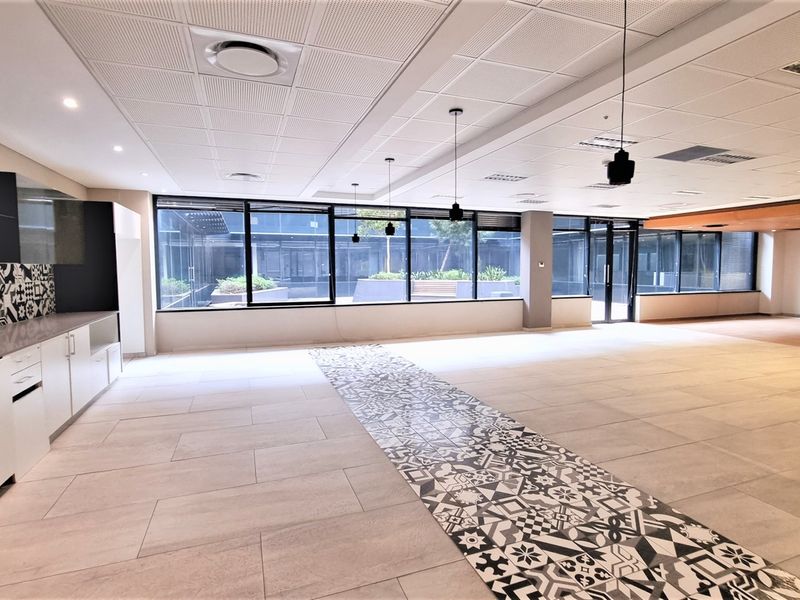 Office space of 5108m2 in a Free-Standing building in Bryanston - Photo 4