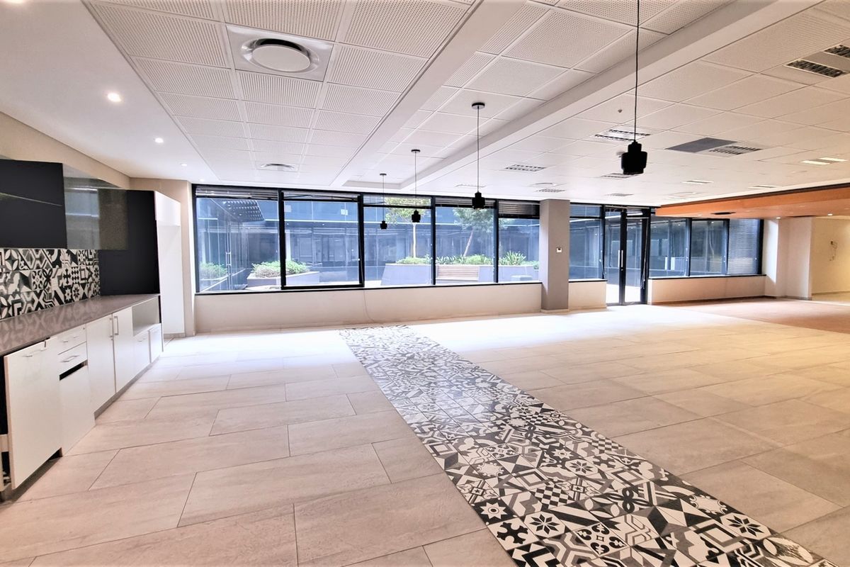 Office space of 5108m2 in a Free-Standing building in Bryanston - Photo 4