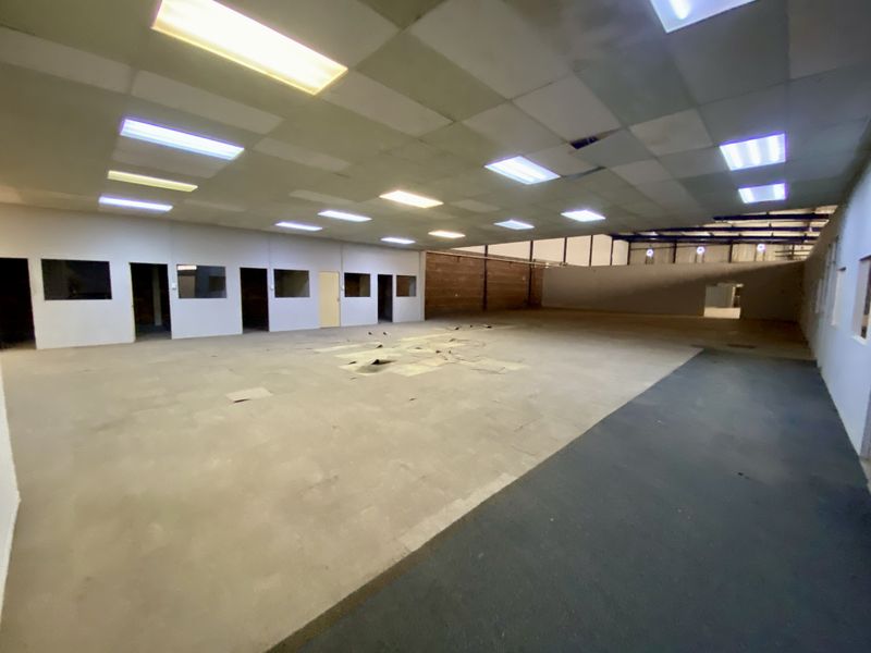 Highway facing warehouse's for lease/sale in Corporate Park South, Randjespark. - Photo 8