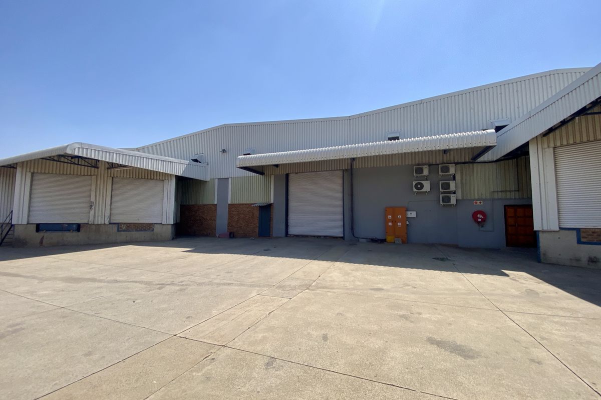 Highway facing warehouse's for lease/sale in Corporate Park South, Randjespark. - Photo 3