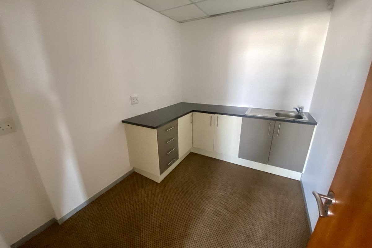 Fully Fitted First-Floor Office in Kyalami Business Park - Photo 5