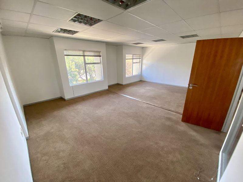 Fully Fitted First-Floor Office in Kyalami Business Park - Photo 6