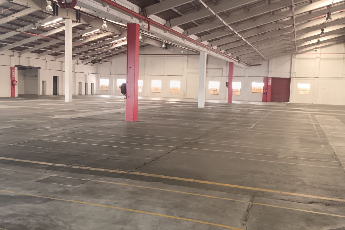 Large well fitted warehouse in Gated Park 3,109 sm Pinetown to let. - Photo 2