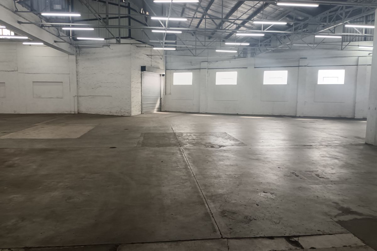 Large well fitted warehouse in Gated Park 3,109 sm Pinetown to let. - Photo 5