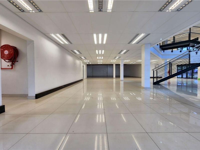 838m2  Warehouse  - TO LEASE - Photo 6