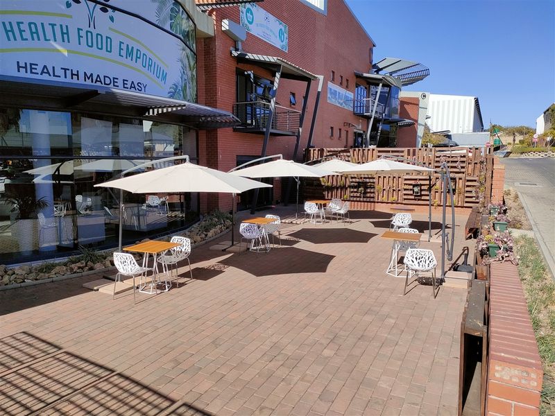 838m2  Warehouse  - TO LEASE - Photo 2