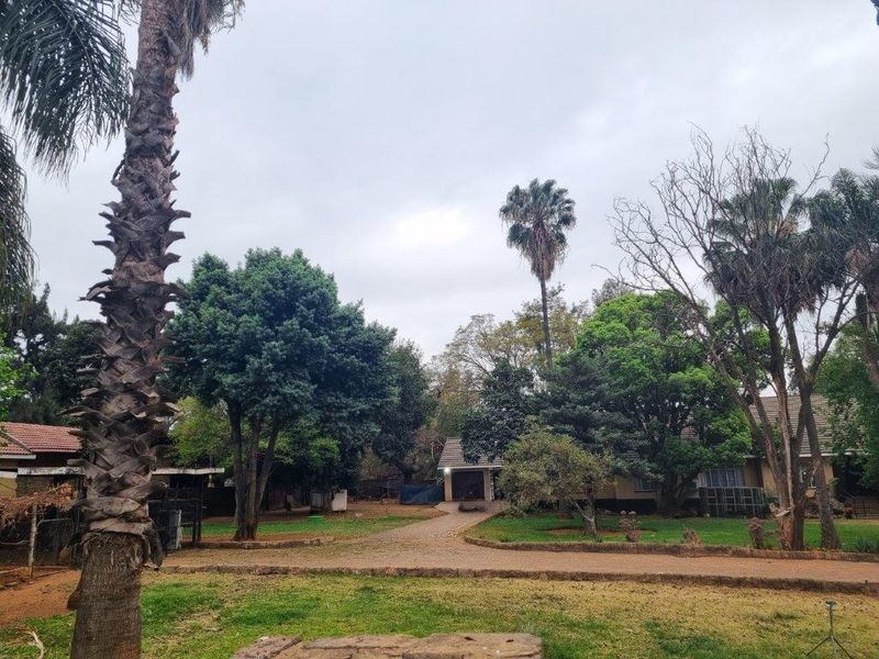 Rustenburg R24!Prime Business Spot! - Photo 2