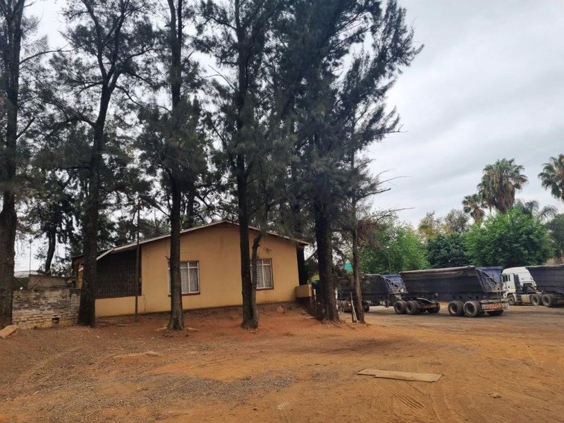 Rustenburg R24!Prime Business Spot! - Photo 4