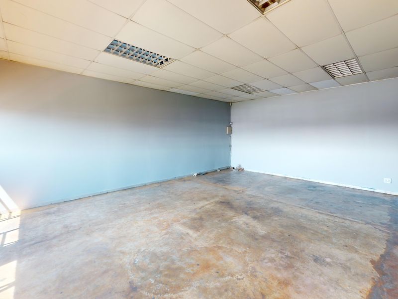 Modern Office Suite for Administration, Finance or Professional Services - Photo 3