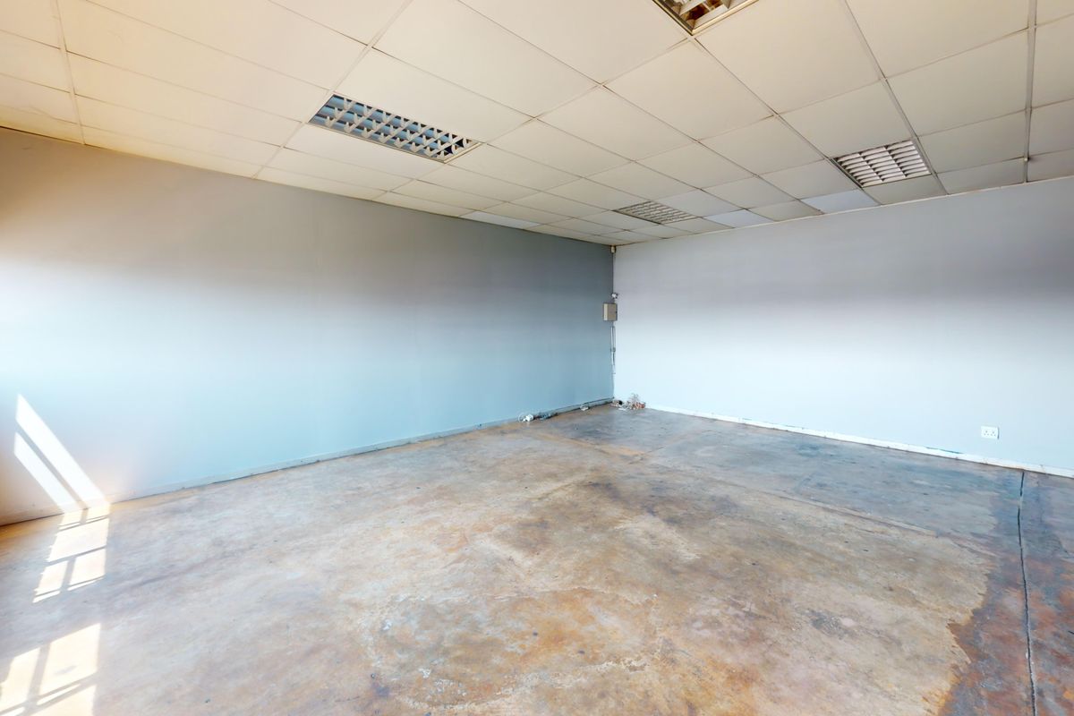 Modern Office Suite for Administration, Finance or Professional Services - Photo 3