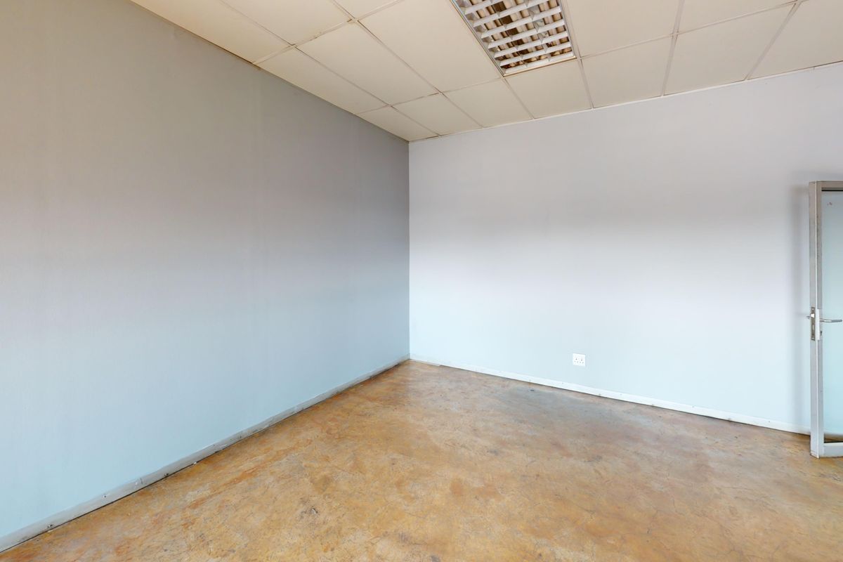 Modern Office Suite for Administration, Finance or Professional Services - Photo 4