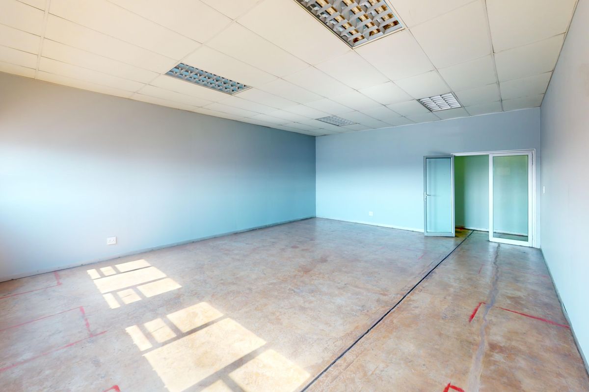 Modern Office Suite for Administration, Finance or Professional Services - Photo 2