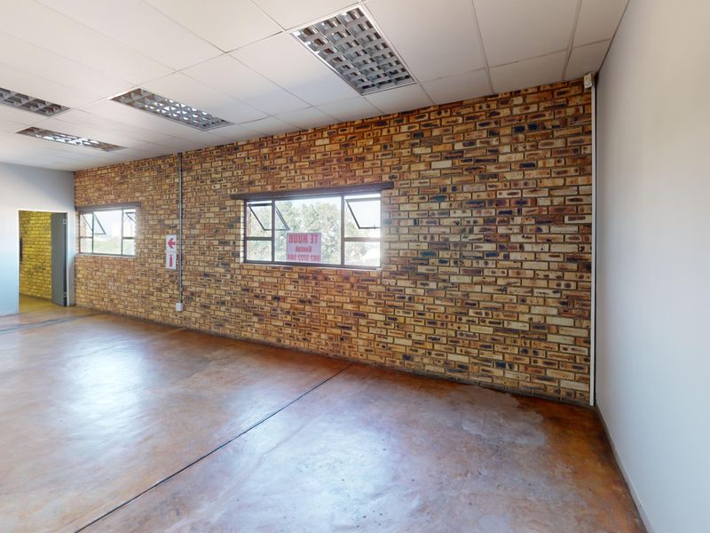 Modern Office Suite for Administration, Finance or Professional Services - Photo 5