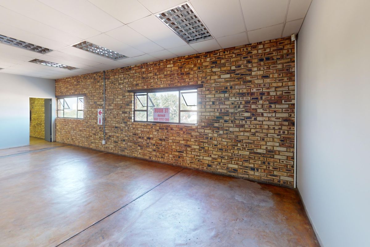 Modern Office Suite for Administration, Finance or Professional Services - Photo 5