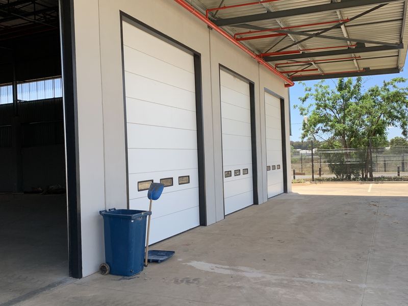 Warehouse to let in Jet Park - Photo 7