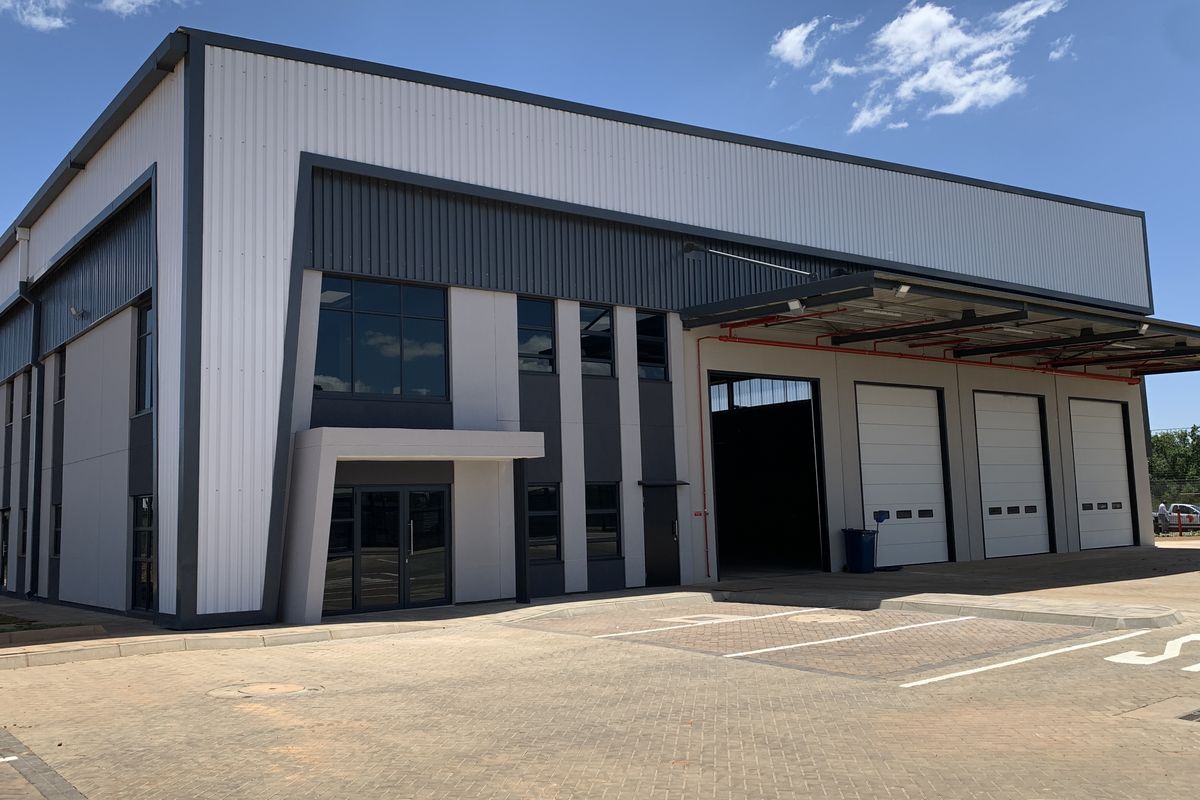 Warehouse to let in Jet Park - Photo 2