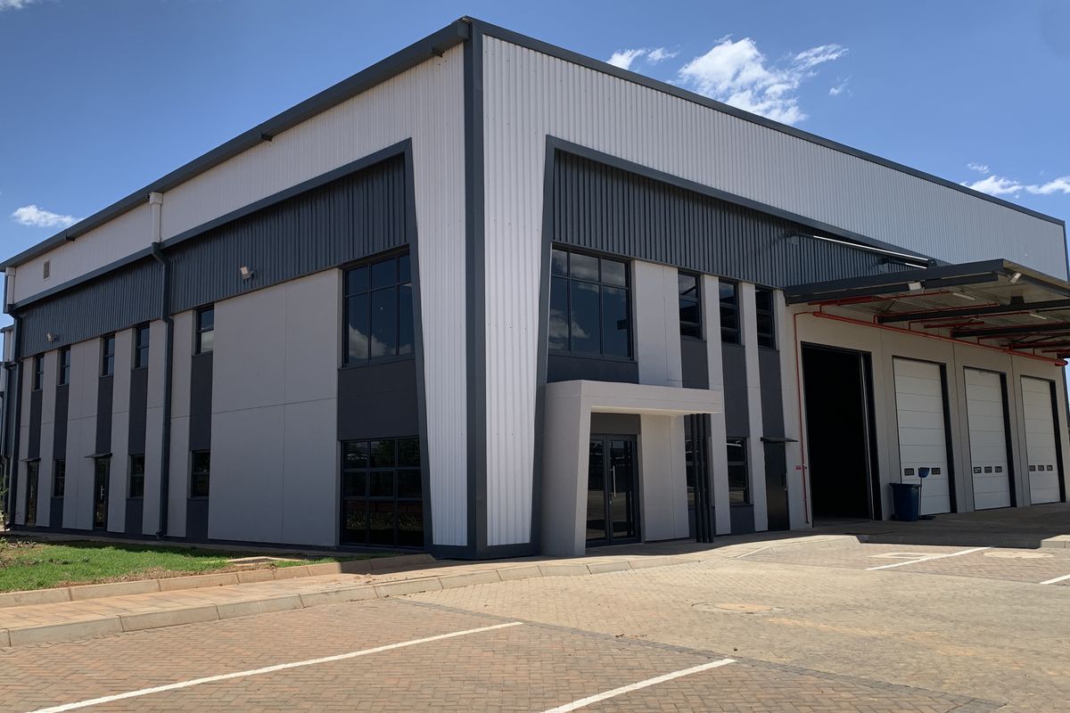Warehouse to let in Jet Park - Photo 5