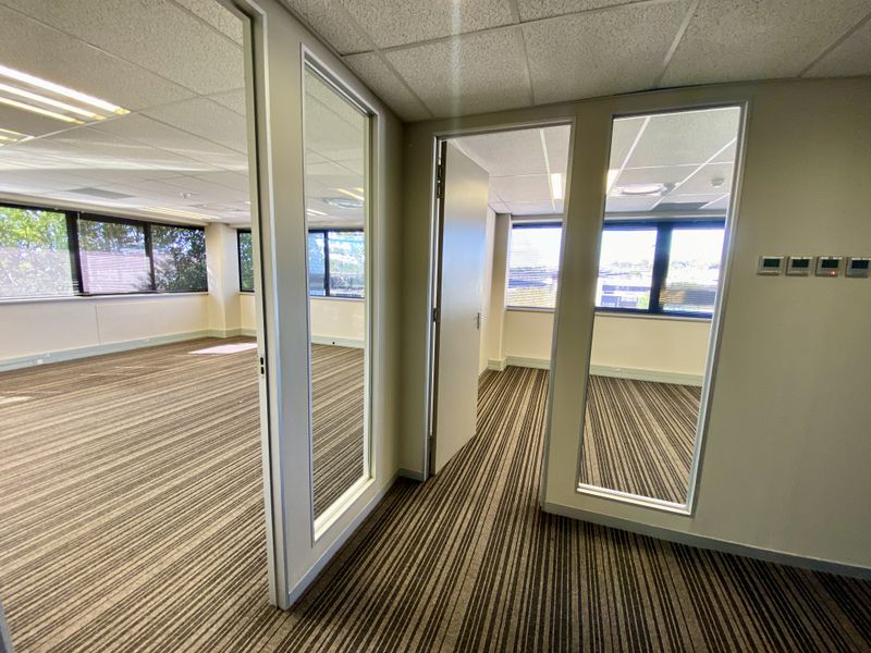 High-Visibility Showroom, Office & Warehouse Space To Let – Old Pretoria Road, Midrand - Photo 8