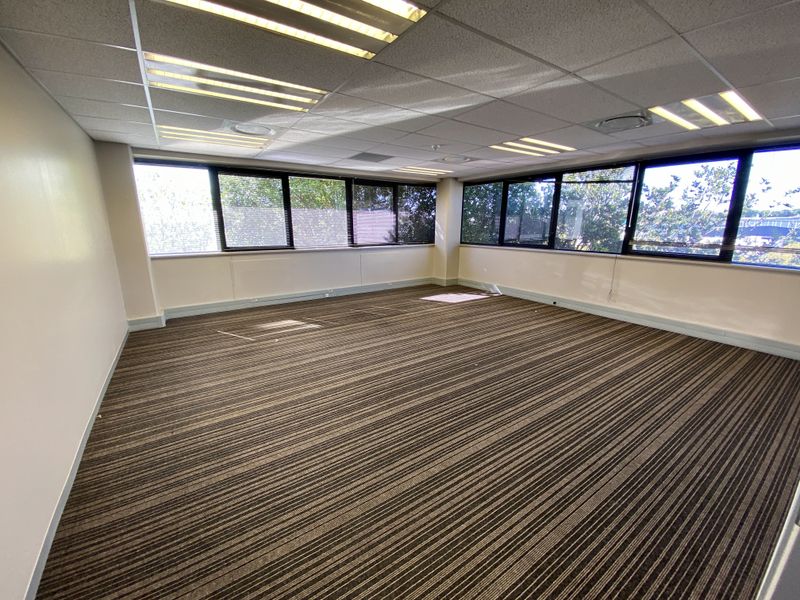 High-Visibility Showroom, Office & Warehouse Space To Let – Old Pretoria Road, Midrand - Photo 7