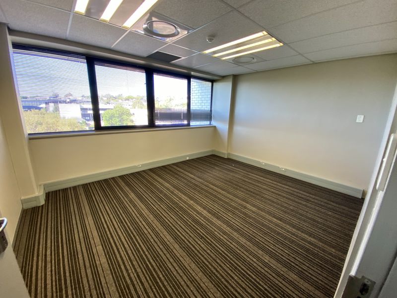 High-Visibility Showroom, Office & Warehouse Space To Let – Old Pretoria Road, Midrand - Photo 10