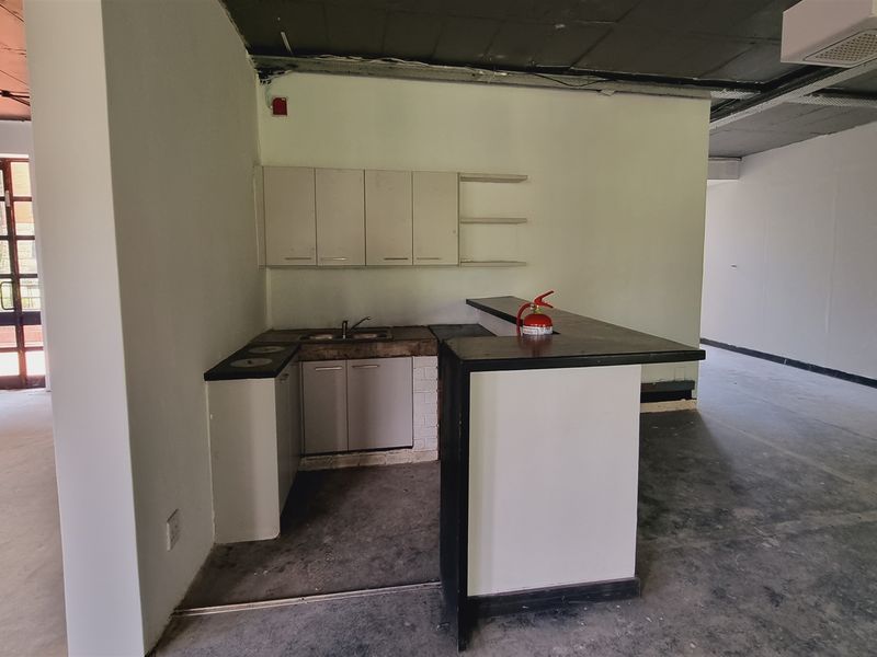 Office space to let on the Ground floor in Peter Place Office Park - Photo 6