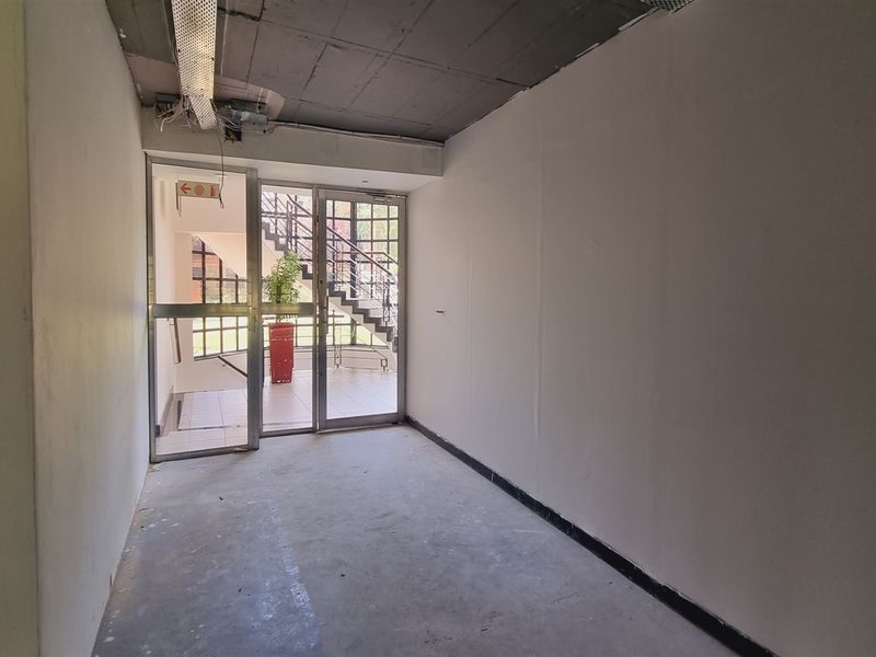 Office space to let on the Ground floor in Peter Place Office Park - Photo 8