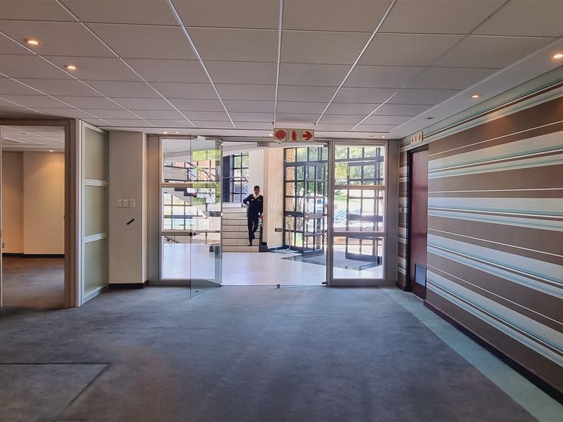 Office space to let on the Ground floor in Peter Place Office Park - Photo 4