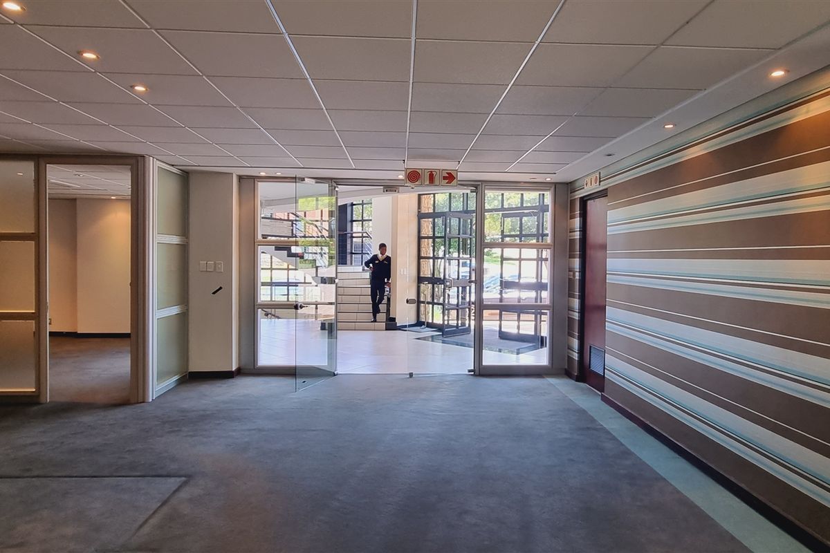 Office space to let on the Ground floor in Peter Place Office Park - Photo 4