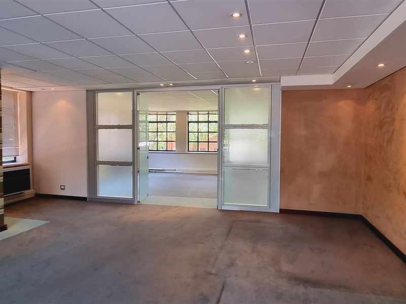 Office space to let on the Ground floor in Peter Place Office Park - Photo 3