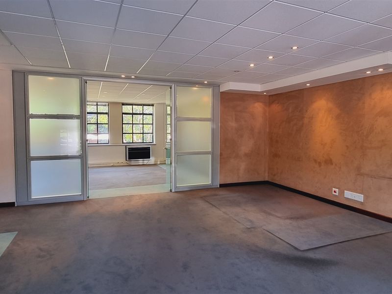 Office space to let on the Ground floor in Peter Place Office Park - Photo 9