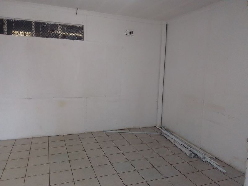 Versatile Warehouse Workshop in Secure Industrial Park - Photo 10