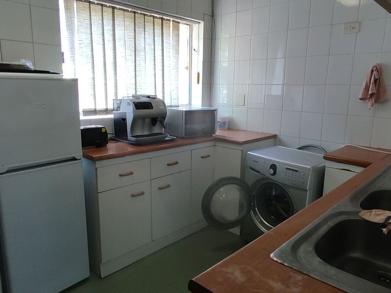 Stand Alone Office Building to Lease or For Sale in Parktown - Photo 4