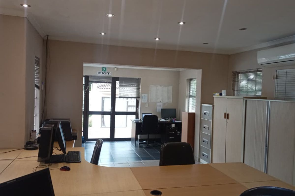 Commercial Office Space to Rent in Buccleuch - Photo 4