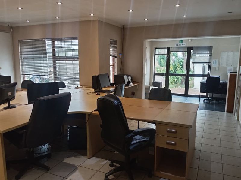 Commercial Office Space to Rent in Buccleuch - Photo 5
