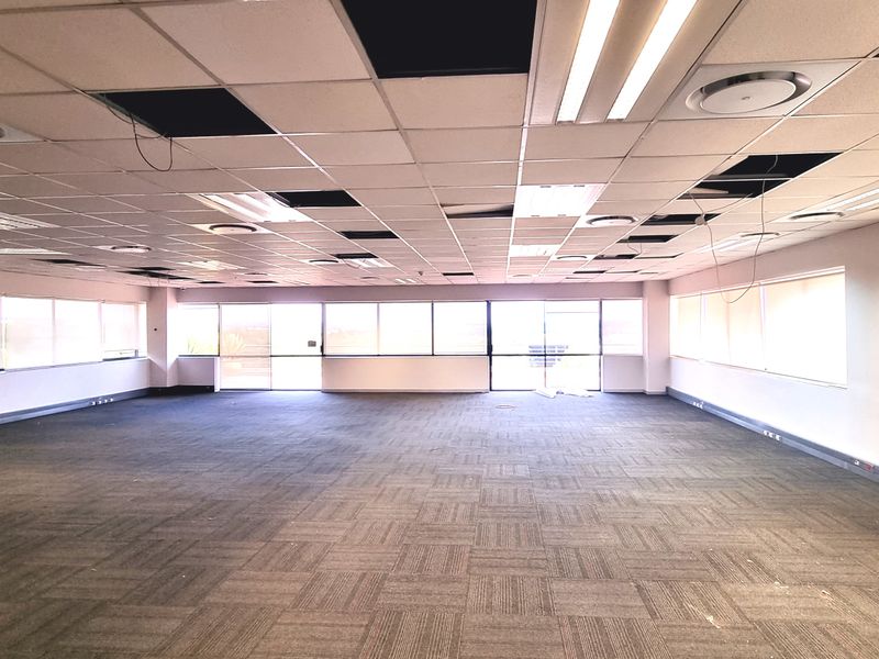 Office space to let in a Free-Standing building in Kelvin Drive Woodmead - Photo 7