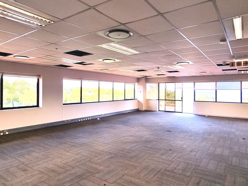 Office space to let in a Free-Standing building in Kelvin Drive Woodmead - Photo 5