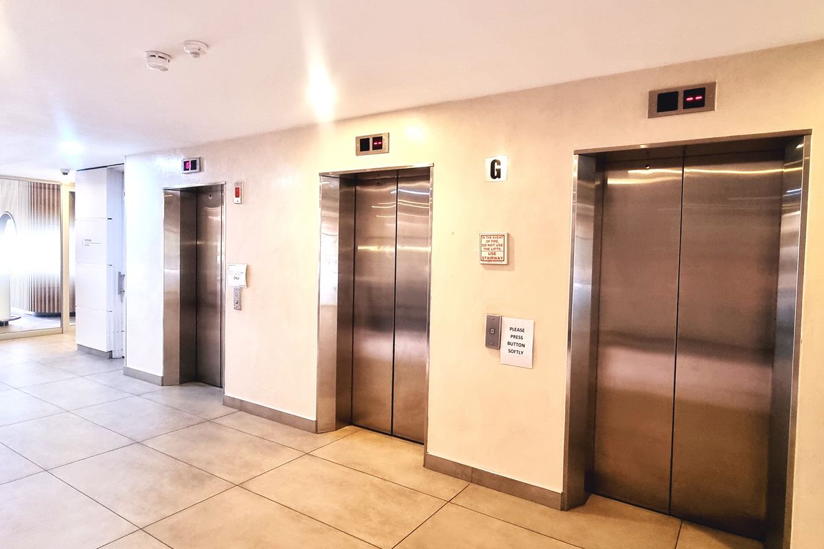 Office space to let in a Free-Standing building in Kelvin Drive Woodmead - Photo 4