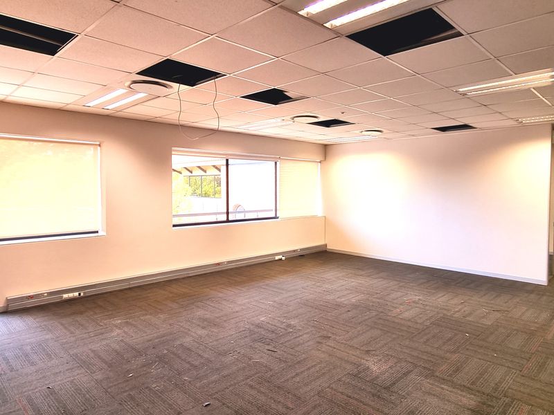 Office space to let in a Free-Standing building in Kelvin Drive Woodmead - Photo 8