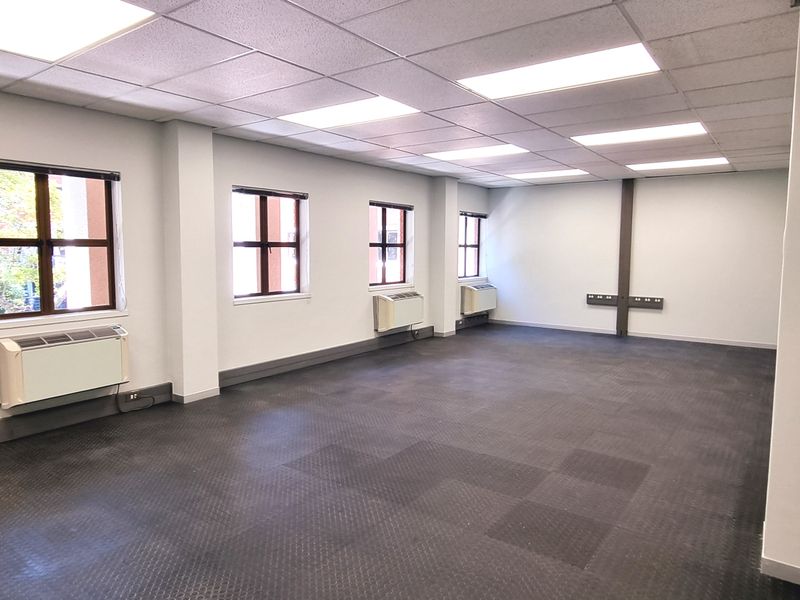 Office space to let in The Woodlands Office Park - Photo 7