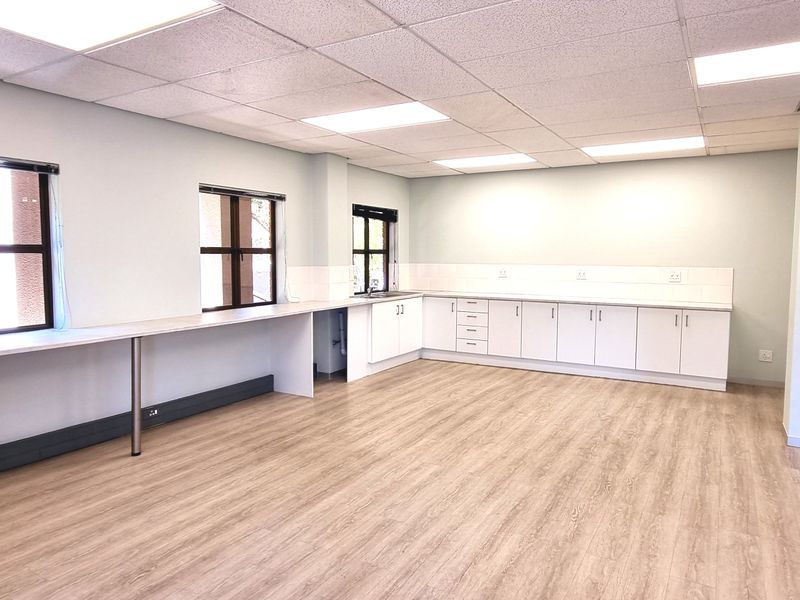 Office space to let in The Woodlands Office Park - Photo 4
