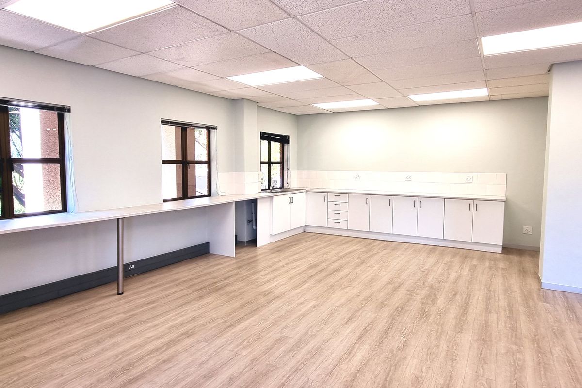 Office space to let in The Woodlands Office Park - Photo 4