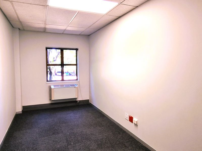 Office space to let in The Woodlands Office Park - Photo 8