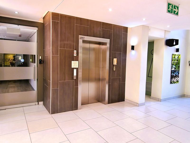 Office space to let in The Woodlands Office Park - Photo 2