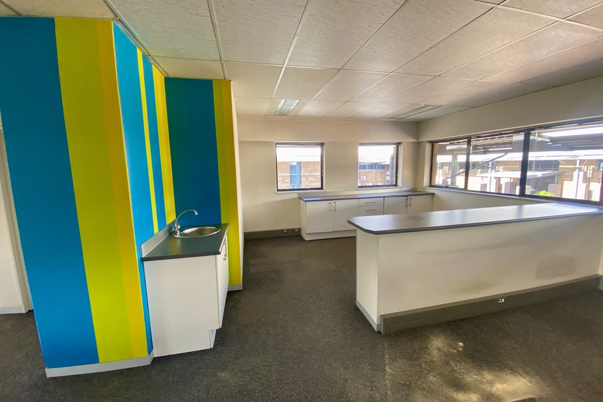 Beautifully Fitted Office for Lease in Central Park, Randjespark - Photo 2