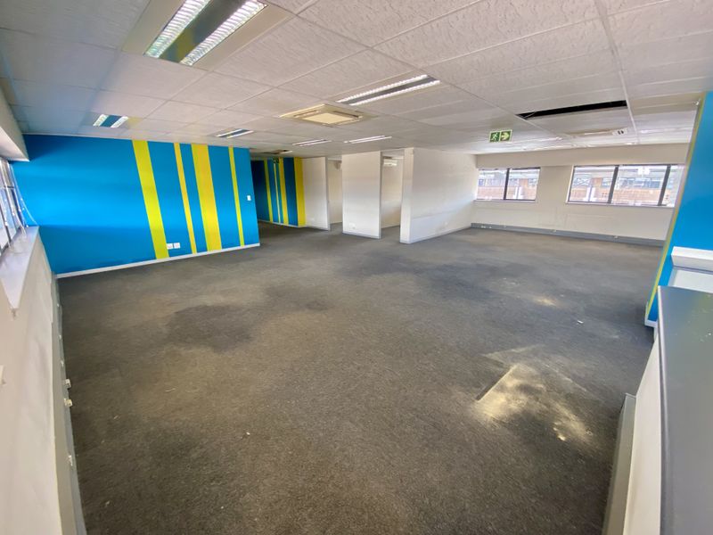 Beautifully Fitted Office for Lease in Central Park, Randjespark - Photo 4